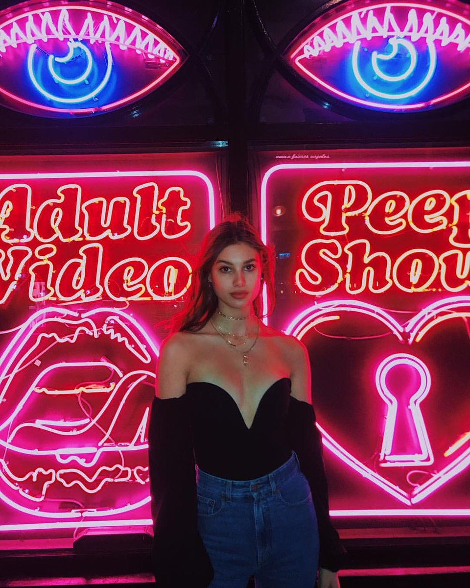 La Bodega Negra tweet media