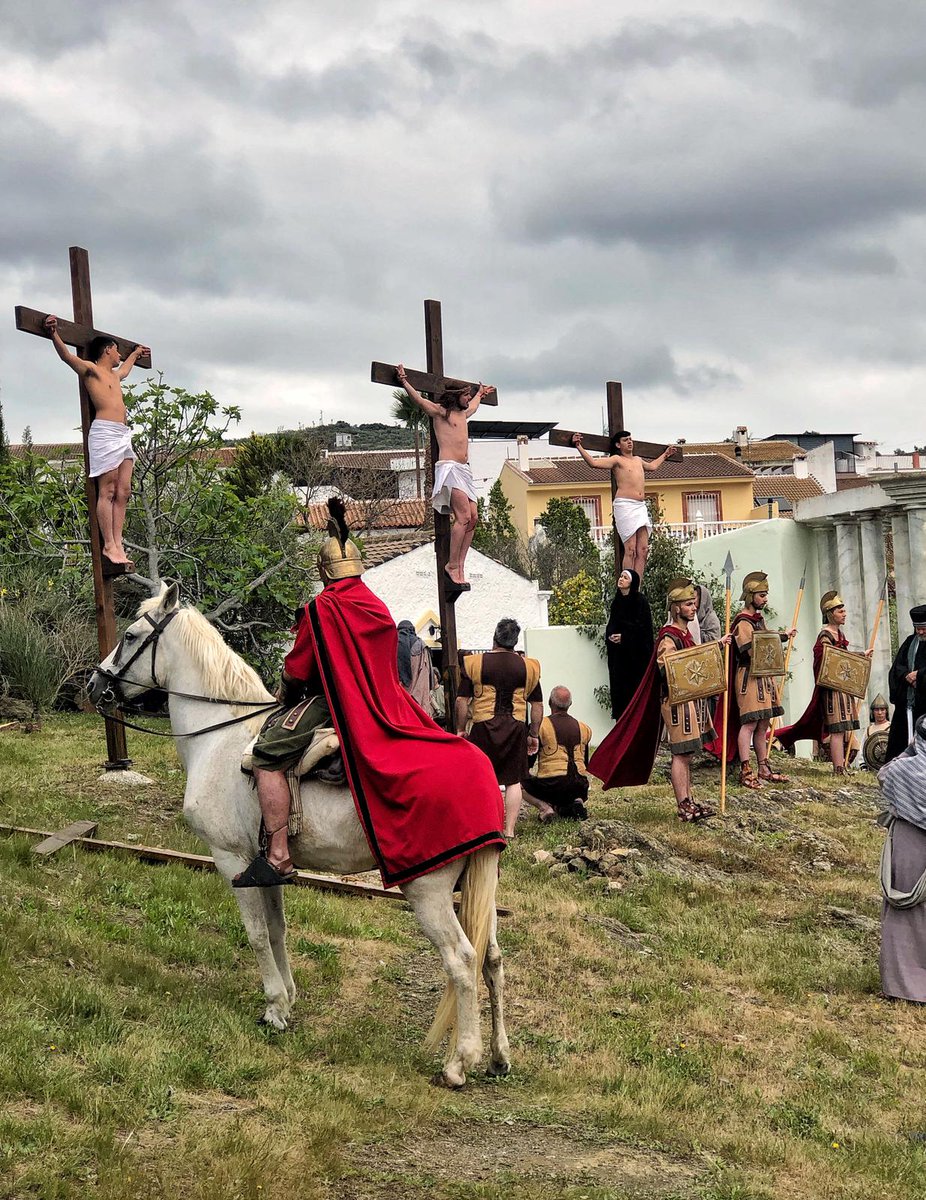 reyesprados's tweet photo. Aunque cueste creerlo, no es Jerusalén y no hemos viajado 2000 años atrás. Es el Paso de Riogordo (Málaga), una pasión viviente que te dejará sin palabras. No os la perdáis esta noche de Miércoles Santo en @ADFCanalSur 22:30 h #adf37 https://t.co/xEsywoVjEg