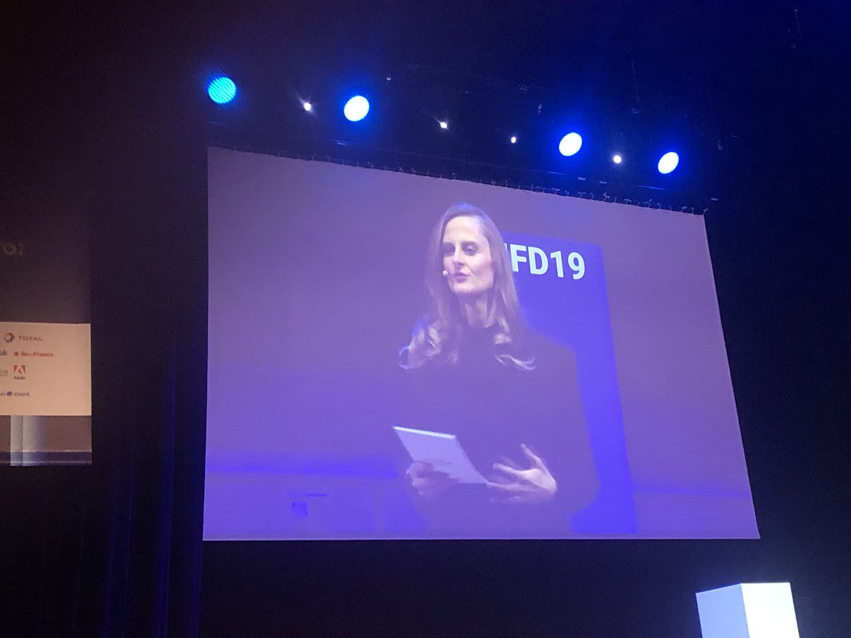 Humble, brillante et très applaudie ! Lubomira Rochet. La confiance en soi n’est pas le point de départ, elle est toujours en retard. En attendant, on fait comme si. On travaille. On s’appuie sur ceux qui croient en vous. <a href="/ljubomira/">Lubomira Rochet</a> <a href="/wavestone_/">Wavestone</a> @JFDOfficiel