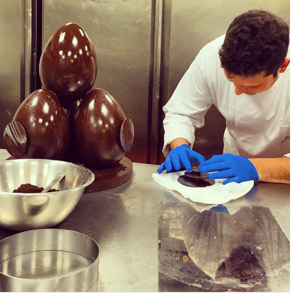 Easter preparations have officially begun! 🐰 Have you finalized your plans?⁣ 🤔
Check out our special offers at #linkinbio ☝🏻 to see all that we have organised for you and your loved ones⁣!
⁣
 #divanicollection #divinemoments #easter #pastry #pastrychef #lhwtraveler