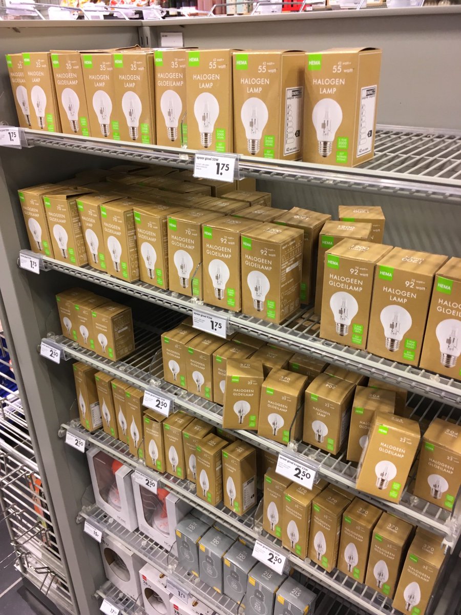 Danielnkruit's tweet photo. @HEMA Dit kan toch niet meer, zo veel halogeen lampen.... Geef nou gewoon meer LEDlampen in het aanbod #energie #onnodig https://t.co/vJfMHKei2x