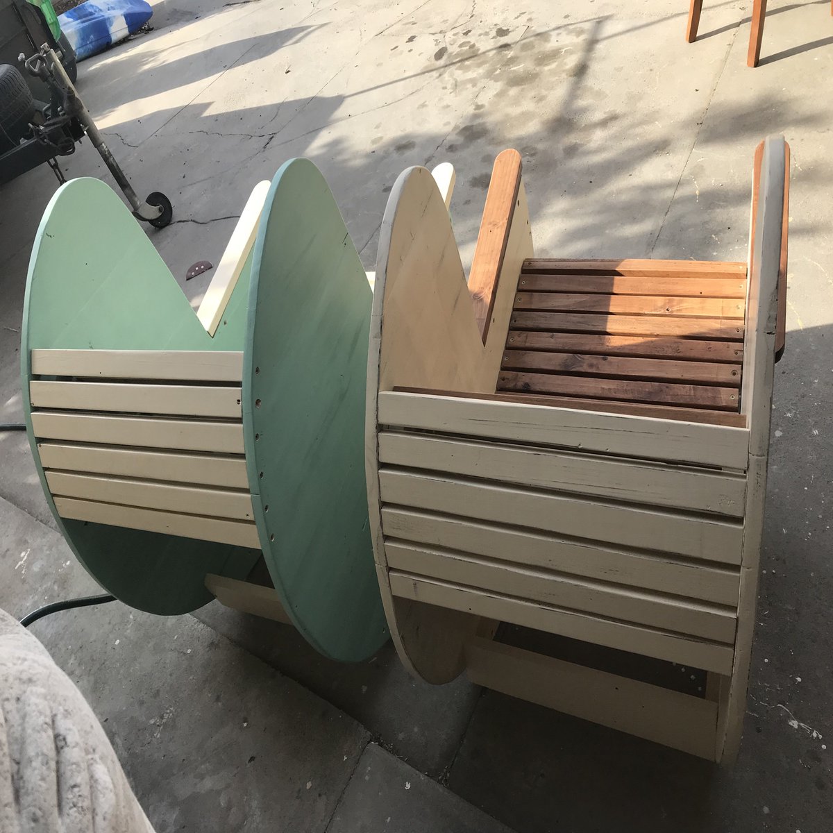 UopaintC's tweet photo. This #HalfMoonrocking chair is made from #pallets. They are #painted using https://t.co/M2M3MX7rvZ Products. UO #Furniture paint #stains &amp; #satinsealer. The #pallets were #dissmantled with the uo #palletbuster https://t.co/j4z3x5XaWf