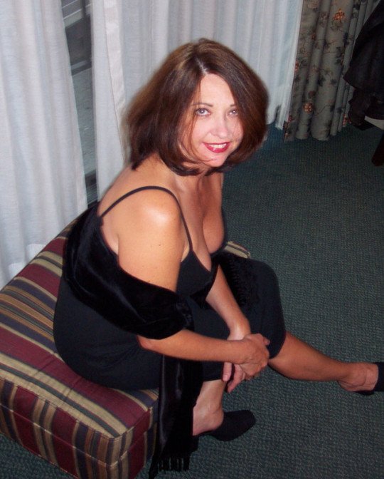 DebraAdelstein's tweet photo. #WednesdayWisdom  - This #wednesdaymorning have sex with #matures in your neighborhood - #grannydating is in. #olderwomen want it on your block - 
https://t.co/26Ux8FMkfp https://t.co/iFRAZ0wKTR