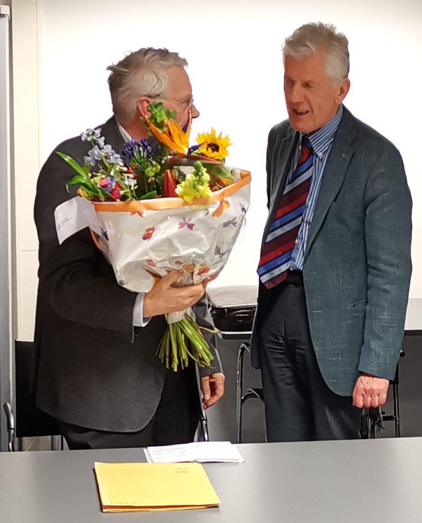 antonvanderlem's tweet photo. Henk Jan de Jonge a fait ses adieux à la Commission Bibliothèque Wallonne @UBLeiden qu’il a présidé pendant 30 ans. Maniant un français parfait, il a défendu inlassablement les intérêts de la riche collection de cette bibliothèque : livres, manuscrits, estampes. Un grand merci! https://t.co/zqgoyrJtRb