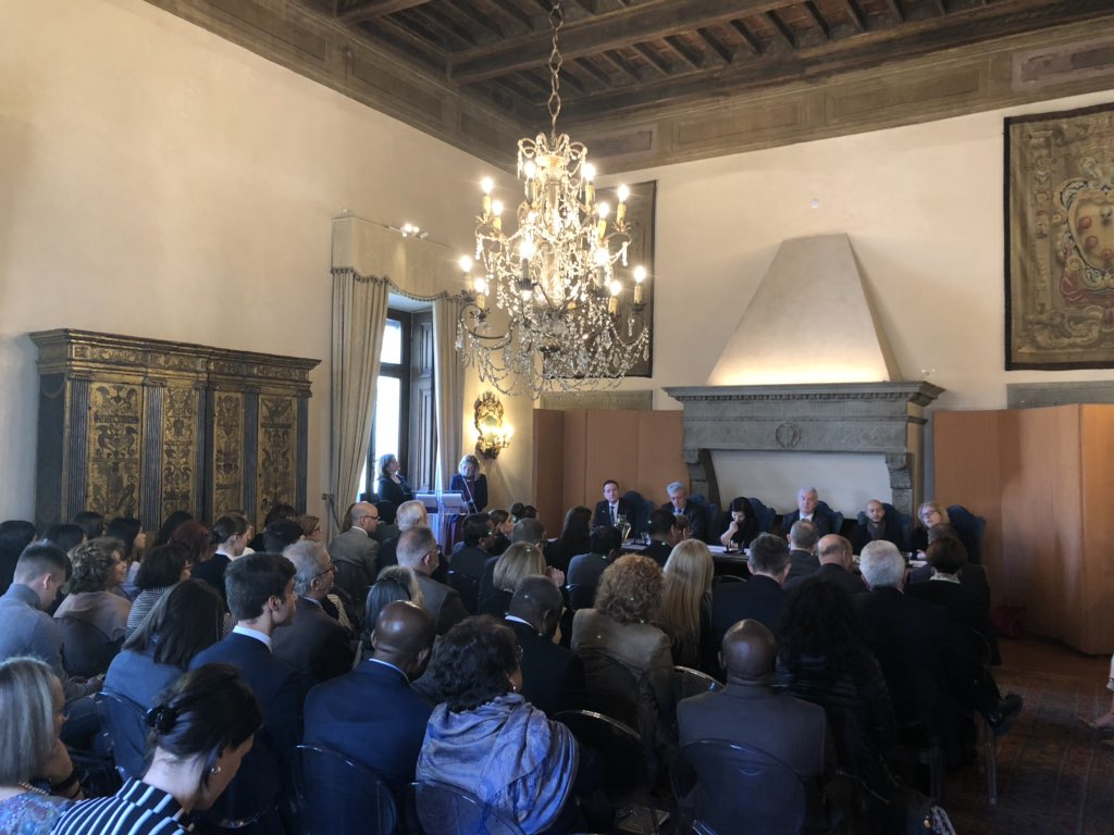 ItalytoHolySee's tweet photo. @AMB_SEBASTIANI apre il convegno “Il nostro pane quotidiano” con @RobAlborg @manutulli @lidiaborzi @cesaremarinoni @mariolubetkin @massimoarcangeli. Il cibo è condivisione (cit.). @ItalyMFA @ACLI_Roma @FAO @Agenzia_Ansa @globalactionita @acistampa https://t.co/fEBUfdaiCP
