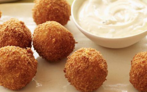 wjwheeler54's tweet photo. Happy 🐫 day.  Today we celebrate National Cheeseball day. There’s at least two different versions. The cheese coated puffy snacks and cheese mixed with other ingredients that we spread on crackers. Have a wonderful day. Don’t worry, be happy. We are Blessed. 🇺🇸 https://t.co/BqYKPrW64c