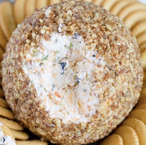 wjwheeler54's tweet photo. Happy 🐫 day.  Today we celebrate National Cheeseball day. There’s at least two different versions. The cheese coated puffy snacks and cheese mixed with other ingredients that we spread on crackers. Have a wonderful day. Don’t worry, be happy. We are Blessed. 🇺🇸 https://t.co/BqYKPrW64c