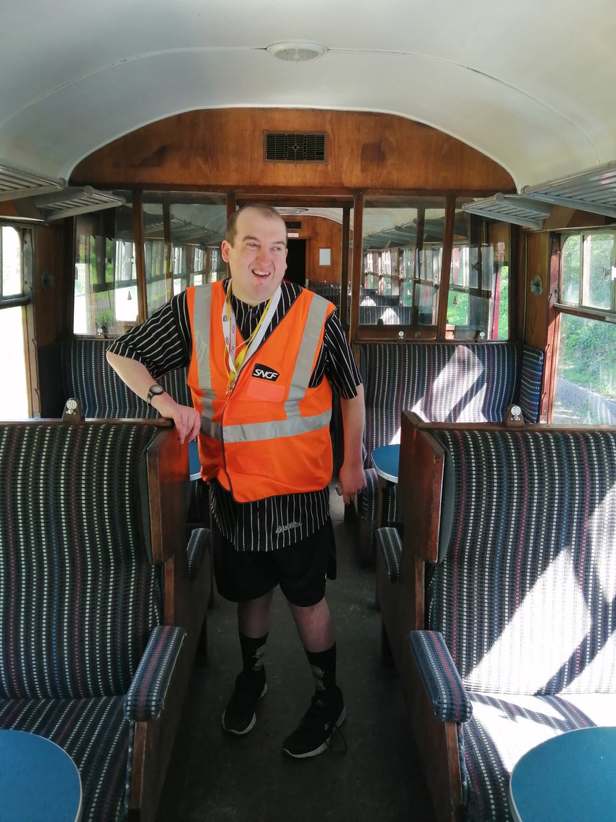 Trainspotter on tour 🚂🌞😎 #trains #trainspotter #steamtrain #dieseltrain #Bristol #avonvalley #choochoo 🚂💕
