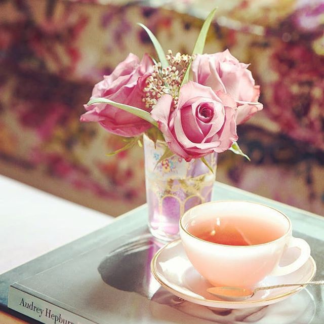luxuriousgood's tweet photo. 🌸 Desconexión total 🌸 Parar el ritmo loco de cada día, disfrutar  de tiempo de calidad con los que quieres, tener tiempo para ti: para  mimarte, para acabar ese libro que tienes aparcado tanto tiempo, para  pasear observando conscientemente a tu alrededor. Para no hacer nada... https://t.co/Qnt6XwW3cW
