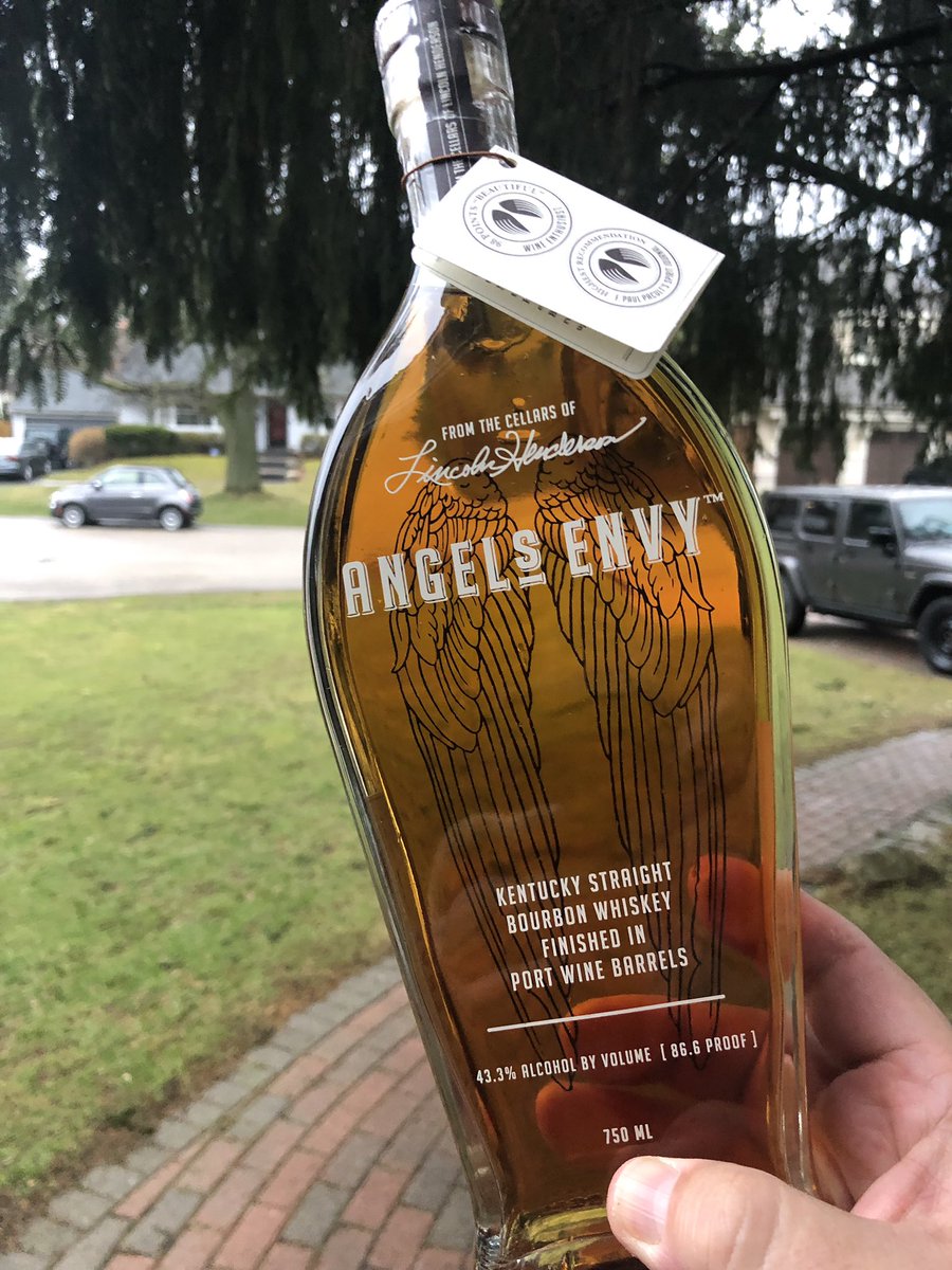 Matrix015's tweet image. It was a long time (8 months) to wait but so worth it. Ontario is now a better place thanks the @kybourbonmaker and @Angels_Envy   #bourbonlover #ontherocks #springishere