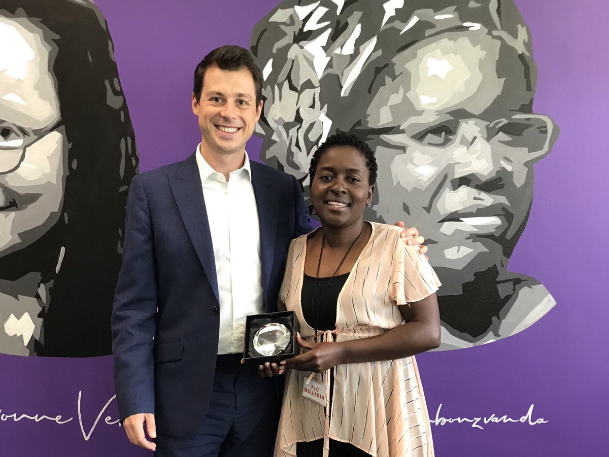 UKinZimbabwe's tweet photo. #Rumbidayikamba ๐ฟ๐ผ was nominated for @divasofcolor 'Inspirational Woman of The Year' but finally won the highest award on offer: โWoman of Honourโ
The @zimwanaw founder was in the ๐ฌ๐ง to accept her ๐ among other women from around the ๐
Her story๐:https://t.co/7Lnqdu8fRm https://t.co/TLhMPHDl4p