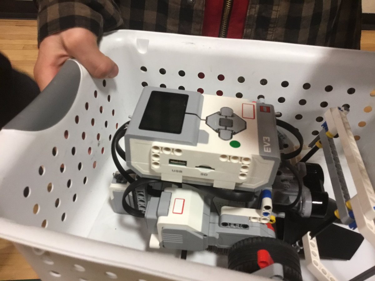 room109rcis's tweet image. Our robots meet the build specs and we are ready to rumble #RCDSBTechX #RCI