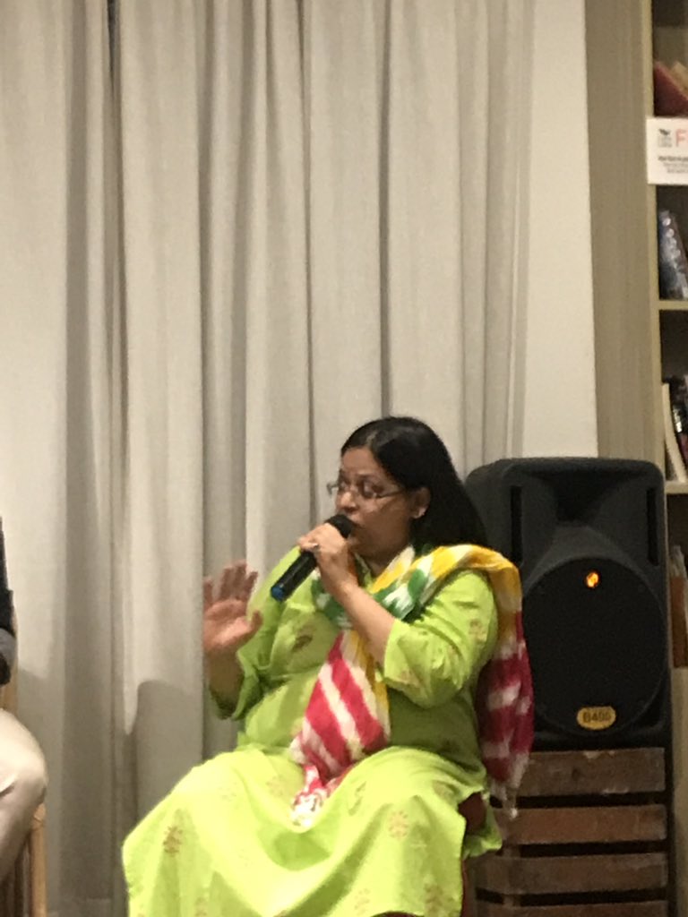 PinkLemonadeIn's tweet photo. When we do press releases we have to mention social handles today. The stories we put out there can change and build perception. We have to be there changing brand perception and not just having a presence. @SushmaBalu of @philipsindia speaks at #PRune https://t.co/sKylT1TKde