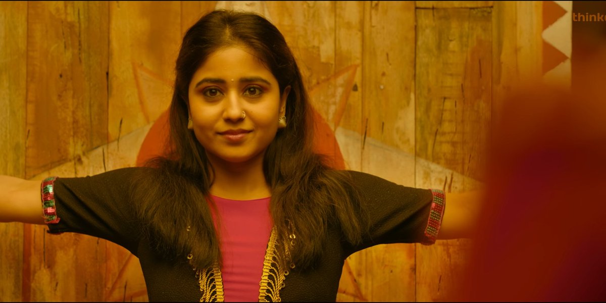 SelvamSuryaOffl's tweet photo. • HD Pics Of #MehandiCircus Heroine @battatawada 😍😍 !!
Cute Looking 😍 Waiting To Watch Her In BIG SCREEN 🤓 Already a Superb Response From Special Premiere..
@RSeanRoldan's Best Musical 😇 @StudioGreen2 @thinkmusicindia #MehandiCircusOnFriday #MehandiCircusIn2Days https://t.co/qdtaMByNiQ
