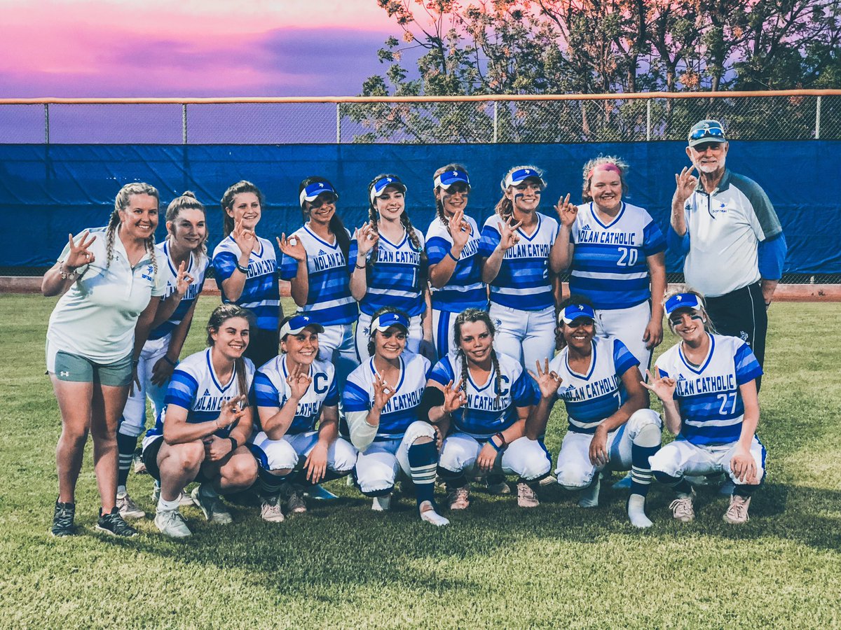EmmyHornick's tweet photo. Undefeated District Champs!! #bleedblue #ladyvikes #playfor15 #3peat https://t.co/sARLBLHfX9