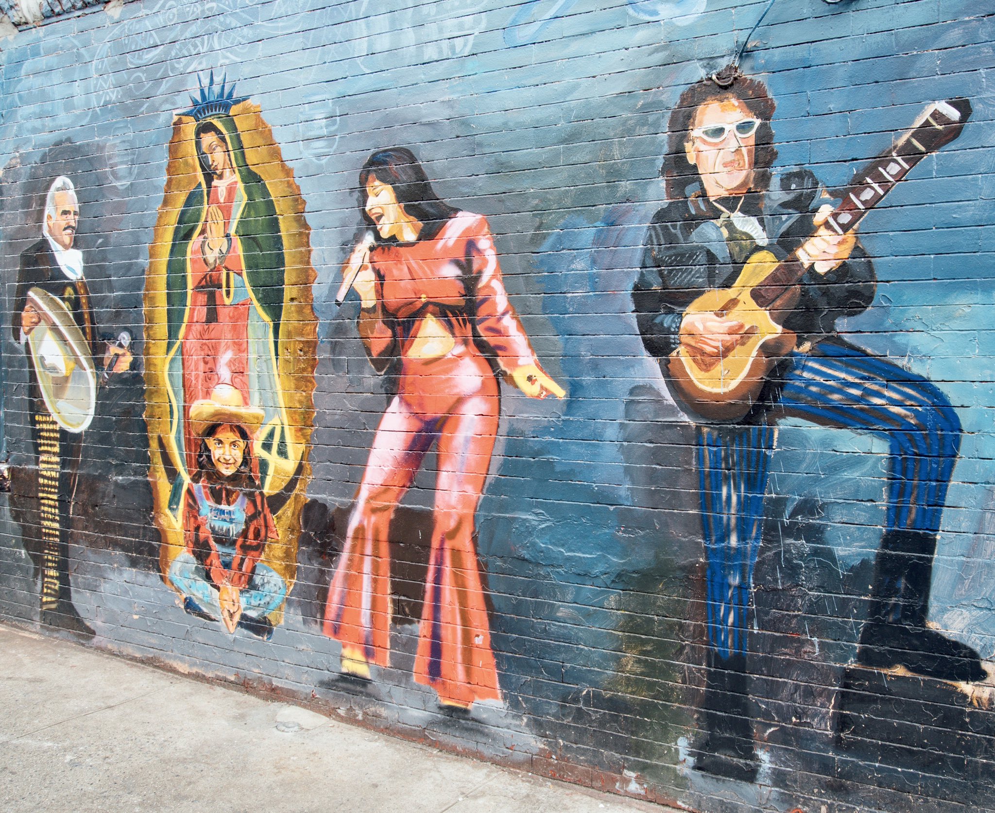 Uživatel thisbushwicklife na Twitteru: „Vicente Fernandez, la virgen de  Guadalupe y Selena Quintanilla son unos de los iconos más conocidos de  Mexico.… “