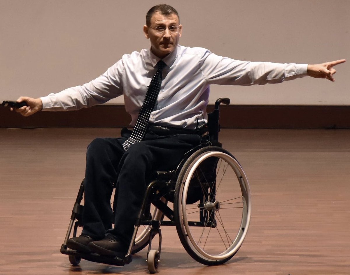 ProfDrOzanBahar's tweet photo. Hayatımız lütuflarla dolu. Be yazık ki bizler hala tatminsiz ve de mutsuzuz.#motivasyon #kişiselgelişim #mutluluk #lütuf #disability #disableman #wheelchair #brokechain #arayış #seçim #profdrozanbahar #ozanbahar https://t.co/grQXnUzPd0