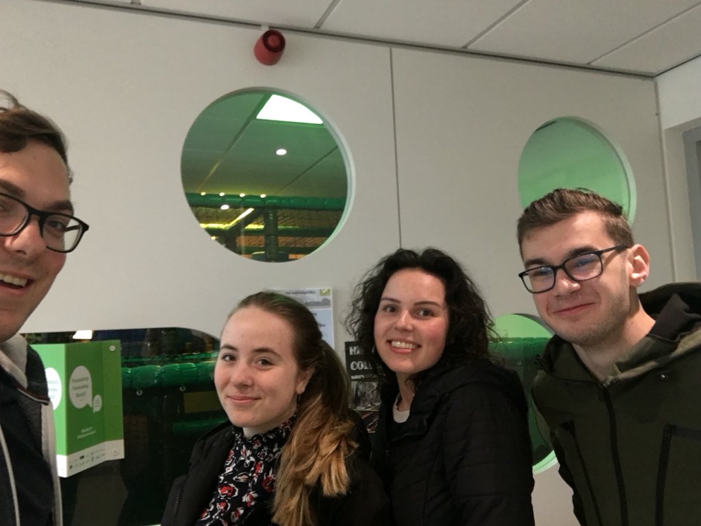 timmrooijakkers's tweet photo. Zojuist in het kader van #BigdayFV
Een aantal recreatie studenten gesproken over netwerken op Landal Amerongse Berg. Leuk initiatief! 👍
Zelf ook van oorsprong MBO’er. Tijdens gesprekken leuke verbindingen gelegd over netwerken! @ZelYassini  ken je dit? 

@RegioFoodValley https://t.co/qz9H3LtMMJ