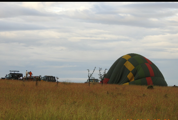 When dreams become reality😊😊😊😊....#BookYourSafariNow....#LifetimeExperience#UntoldStories #HotAirBalloon#SerengetiNP#Safaris#ExploreTheBeautyOfTanzania😗😗 #adventuresaloftballoonsafari #Karibu