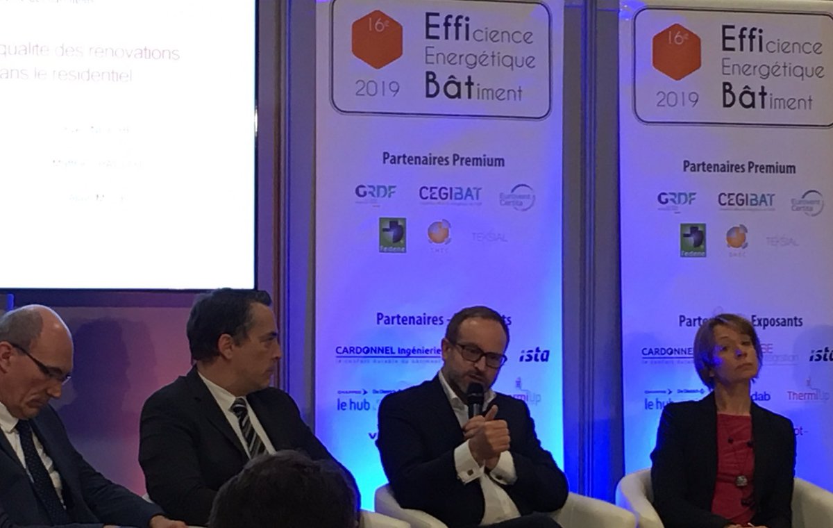 mgpaillot's tweet photo. Ce matin au salon #effiBat j'expliquais comment @Teksial accélère la #RenovationEnergetique en promouvant des travaux efficaces ET en simplifiant les démarches pour les français ! https://t.co/0atlTTf5ed