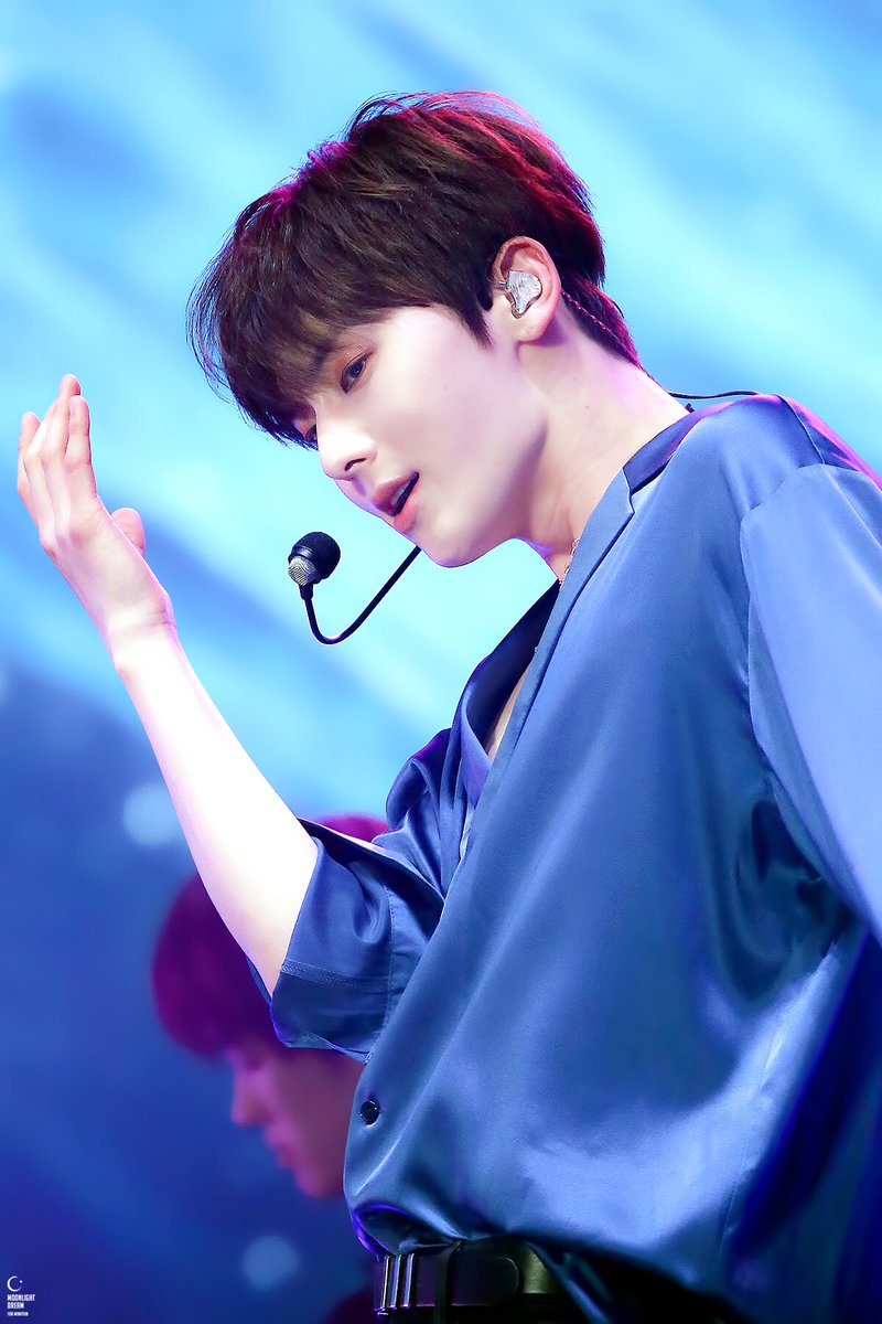 Dreamofyou_MH's tweet photo. 190412🦊💝 아주 작게 보여도 여전히 아름답네요✨ #민현 #황민현 #MINHYUN #완벽해서황민현 https://t.co/SWCjXvsJUr