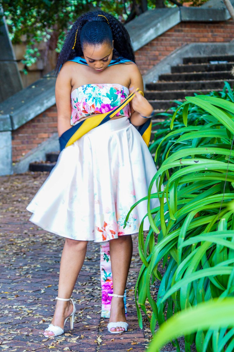 MADPhotographs_'s tweet photo. Graduation shoot @Go2uj by @MADPhotographs_ please like&amp;retweet. 🎉👩🏽‍🎓👩🏽‍🎓

#MADPhotographs https://t.co/a7qkThYiKf