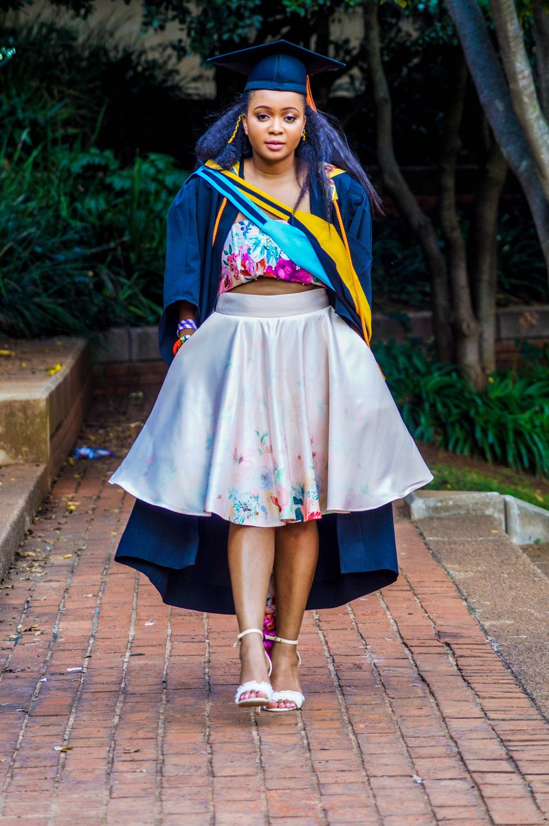 MADPhotographs_'s tweet photo. Graduation shoot @Go2uj by @MADPhotographs_ please like&amp;retweet. 🎉👩🏽‍🎓👩🏽‍🎓

#MADPhotographs https://t.co/a7qkThYiKf