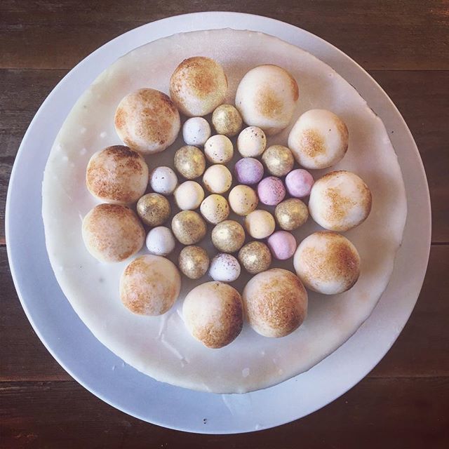 Easter Opening Hours:
Malvern:
Good Friday &amp; Saturday, normal opening hours.
Closed Easter Sunday &amp; on Monday.
Open Tuesday (wooh, hello Tuesday!)
9.30-3.30 ( last orders). Normal opening hours for Worcester.
Happy Easter all!

#simnelcake 
#easter 
#hap… bit.ly/2GmXO0y