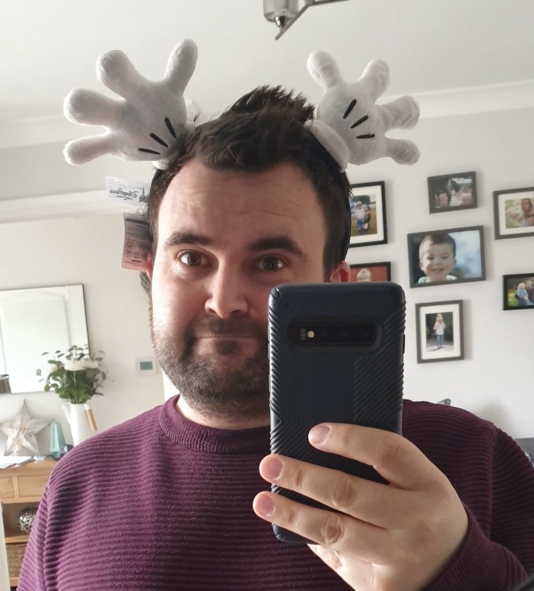 jimflowers83's tweet photo. Not sure about my head gear for Walt Disney World .... #Mickey #Mickeyhands #WDW #MickeyEars #Disney https://t.co/ncs0yl3G58