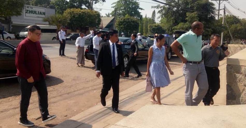 ThetMon8's tweet photo. Republic of Seychelles Vice President visited to Taukkyan War Cemetery https://t.co/8yWsuoymH5