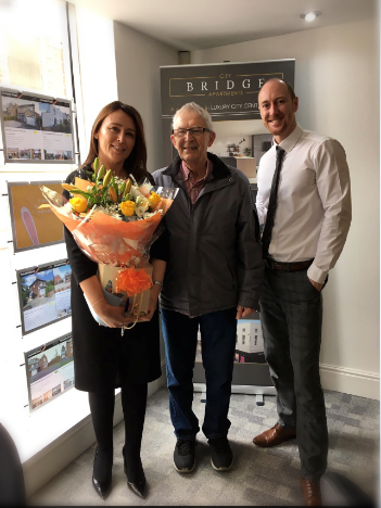 Our staff at the Preston branch had a special visit from one of our clients today, thanking them for their fantastic service from Day 1 to completion  💐 💐💐
#customerservice #home #househunting #newhome #property #forsale #homesforsale