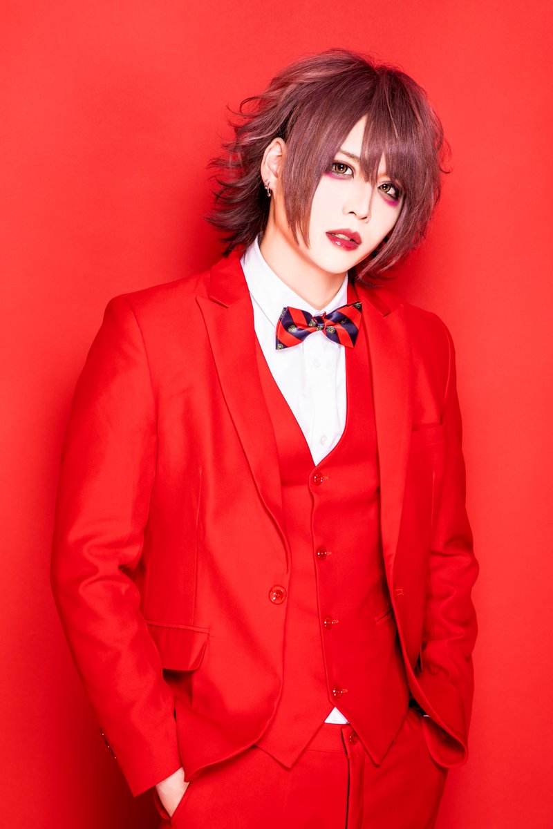_VKholic_'s tweet photo. #Vivarush's new look
Vo. #Ruimaru
Gt. #Belle
Ba. #Yukimura
Dr. #Pamy
#vk #v系 #vkei #visualkei https://t.co/za5NYLXxvf