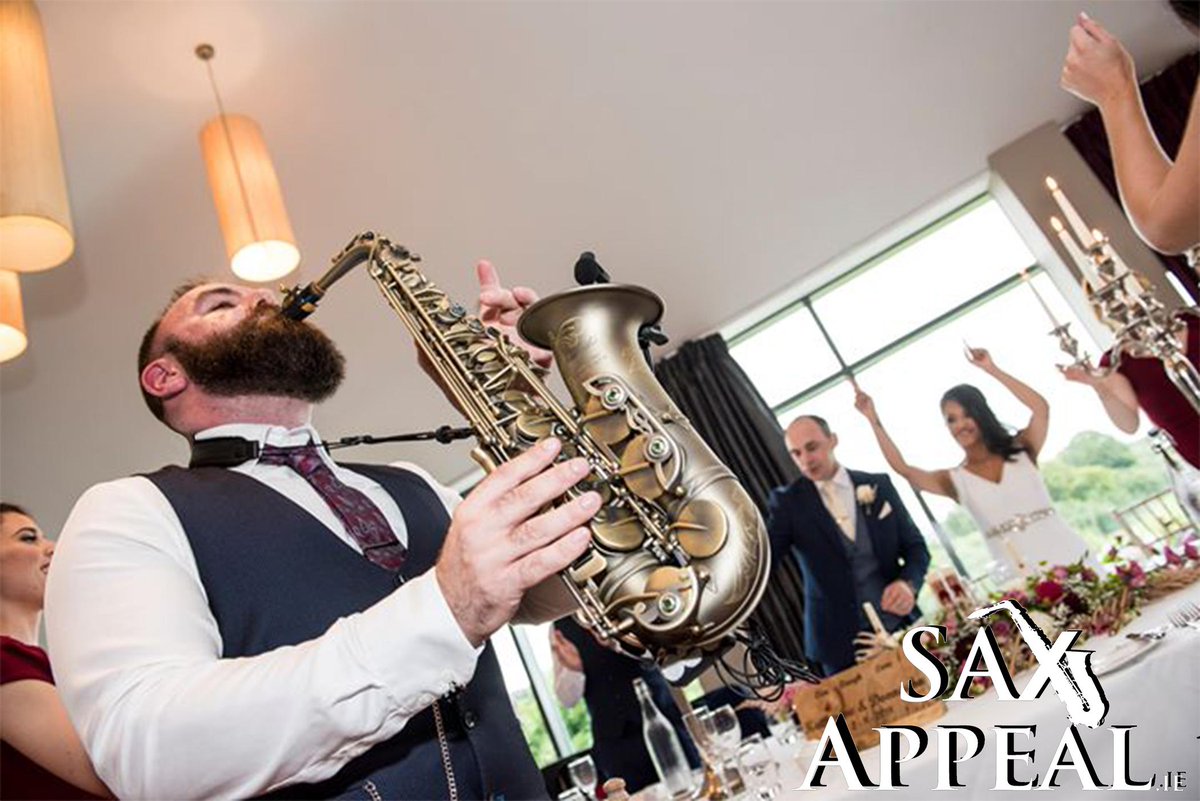 SaxAppealIRL's tweet photo. How about a truly memorable wedding dinner entrance!?👰🤵
Nothing beats being led into the banquet hall with a saxy serenade!!! 🎷👐 https://t.co/ejV5ktX1U2