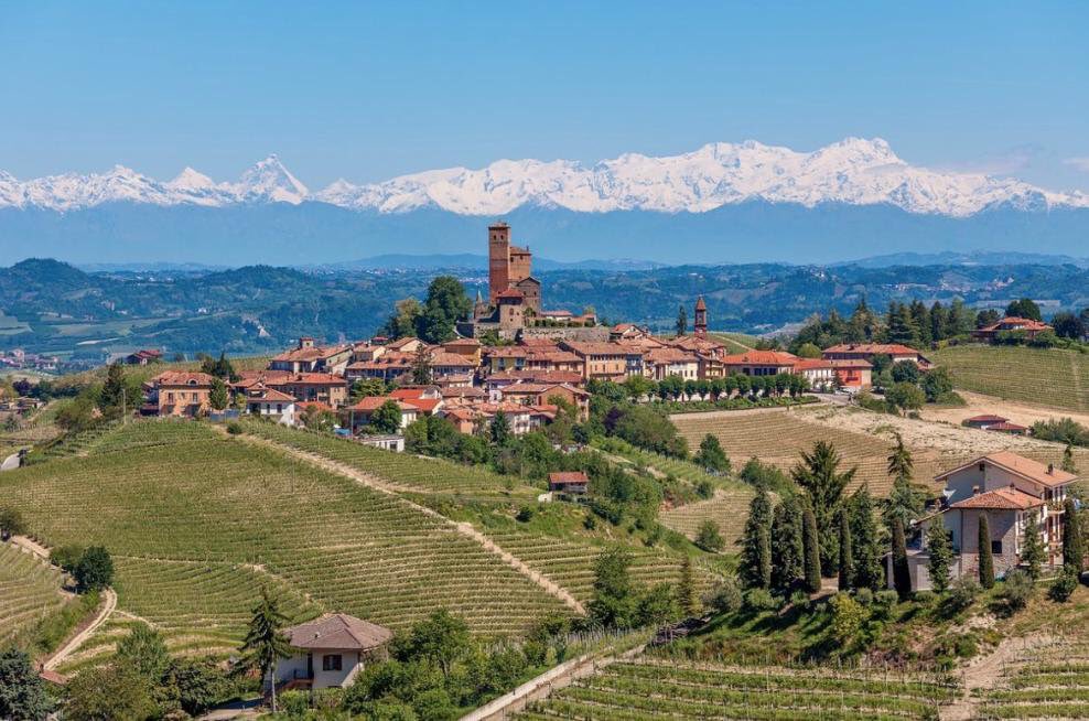 boemagazine's tweet photo. Have you always been curious about #vermouth? Keen to visit the delights of Piedmont in Italy? Guess what - we cover both in our article about discovering Piedmont with @CocchiWinery &amp; @bavawinery. Read our article here and start planning your trip... https://t.co/FAsZs35WqA https://t.co/NCQ4RxNex8