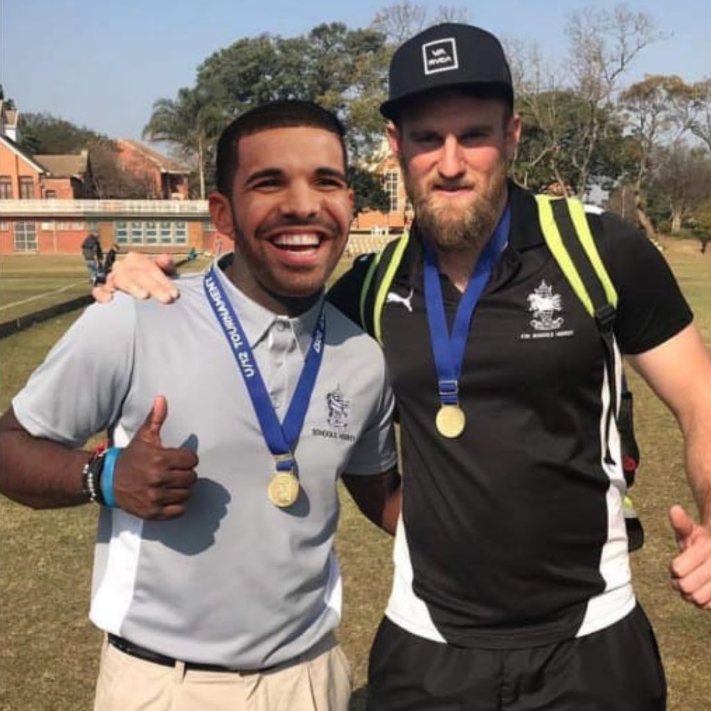 InsidePull's tweet image. Is this the real reason KZN came 5th at the recent u21 IPT.. word around the spice trees is that @Sigz915 organised this meet-up to defy KZN from winning 🤔

Sorry to say Crusaders.. looks like 2019 won't be your year 😞

Which mates DO YOU THINK have had the Drake visit? 👀🤣