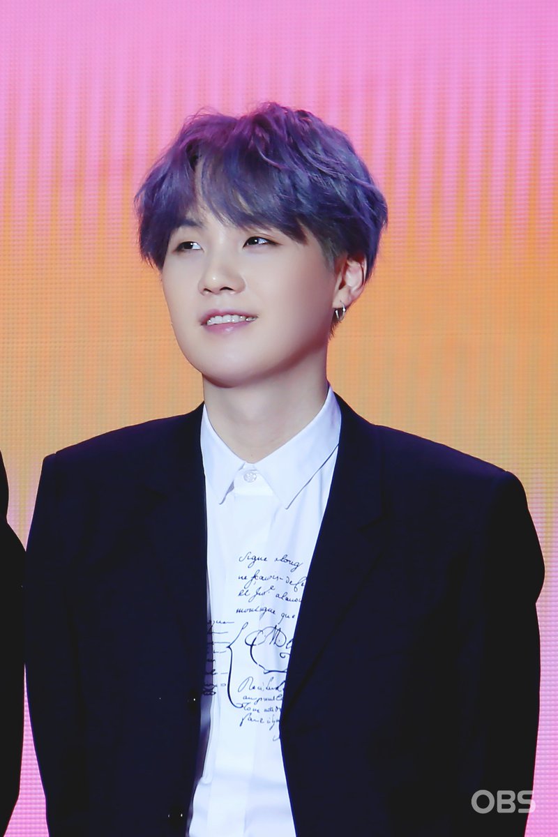 OBSPLUSOFFICIAL's tweet photo. [#방탄소년단 기자간담회]

스-윗.

#BTS #슈가 #SUGA #작은것들을위한시 https://t.co/Txsk2OHj19