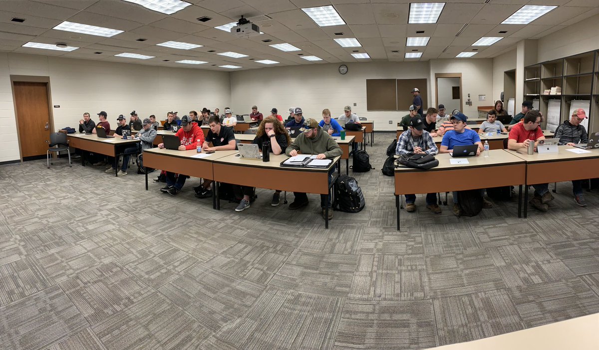 DeweyMann309's tweet photo. What are they discussing this week in @OhioStateASM #ASM3360? #GrainHandling, #Automation, #WaterQuality. All focused on machinery systems, management and impact. @OhioStateFABE https://t.co/Kh9SYwcbPf