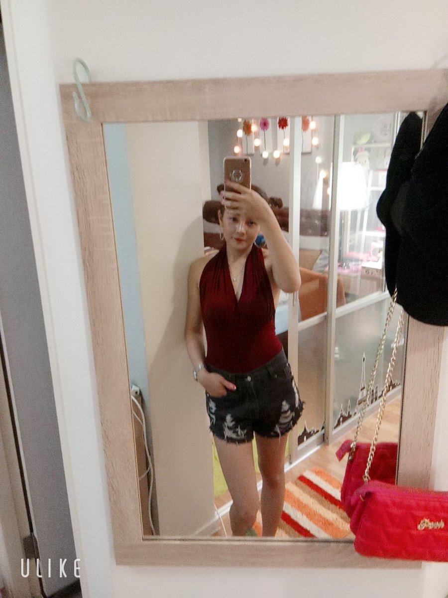 silae1986's tweet photo. " ชีวิตไม่มีกรอบ "
" ฉันชอบ..ฉันก๊ทำ "
#คนโสด2019 
#อ่อยเก่ง https://t.co/64Ytvk9yh4