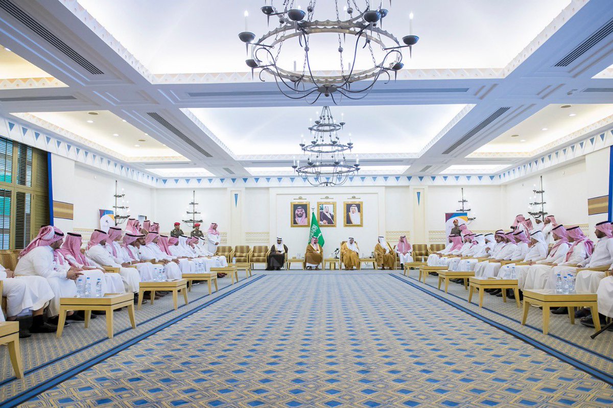 أشاد بما قدمه الملتقى من إبداع وتحفيز للمصورين والمصورات بالمنطقة .. 
بحضور نائبه .. #أمير_القصيم يكرم فريق عمل ورعاة #ملتقى_أسرار_للتصوير .