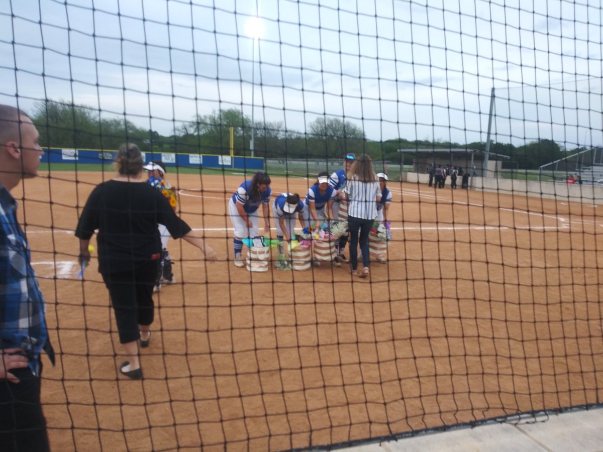 LISDHSCulinary's tweet photo. Lastnight was Senior night for @softball_badger ! An amazing group of ladies! We will all miss you! Stop in Culinary room for some dorm cooking tips..😁 https://t.co/OvcZPmotEV