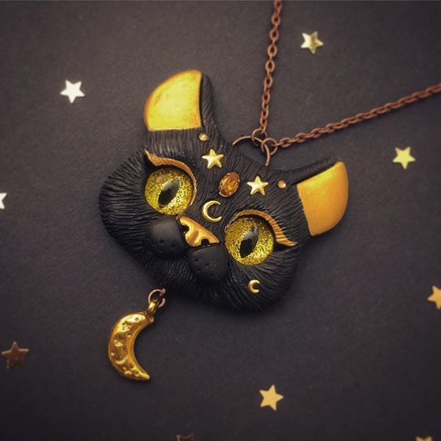 lapindefleur's tweet photo. Hi everyone, I am very sorry its been awhile since I posted something new. I hope my current life schedule will change and I will have more time for work, for now here is an old but altered star ⭐️ moon cat necklace. I always wanted to try copper finding… https://t.co/Vi3UAM4tGG https://t.co/p9XKm0TccG