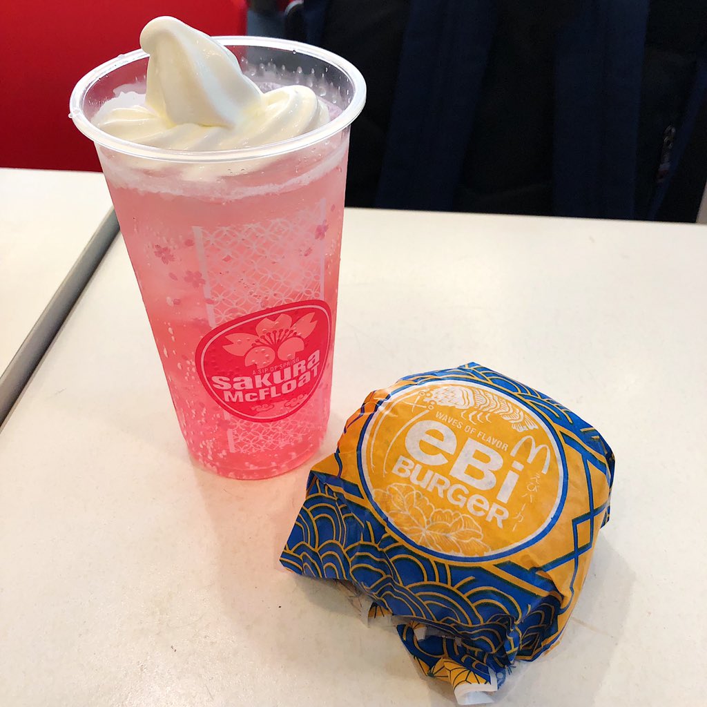 kingjayxviii's tweet photo. McDonald's Flavors of Japan 🇯🇵
- Ebi Burger
- Sakura McFloat

#JRFoodPic #FoodPic #McDonalds #EbiBurger #Burger #SakuraMcFloat #McFloat https://t.co/Yx5O7VNHZ1