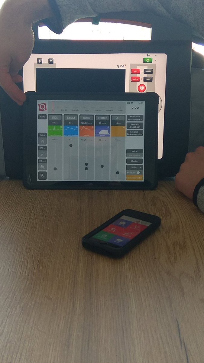 groeschc's tweet image. Einweisung in den SkillQube3 - Wahnsinn 😀. Für uns ein großer Schritt zu besserem und realistischerem #Simulatortraining in der Weiterbildung!