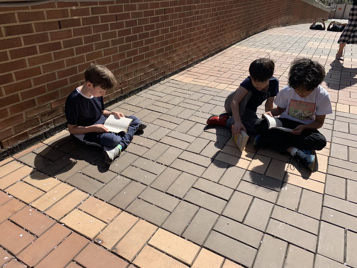 alicedahny's tweet photo. Enjoying the weather outside while building our reading stamina! ☀️#kispride #secondgrade #readingrocks https://t.co/d8zqx1xvFC