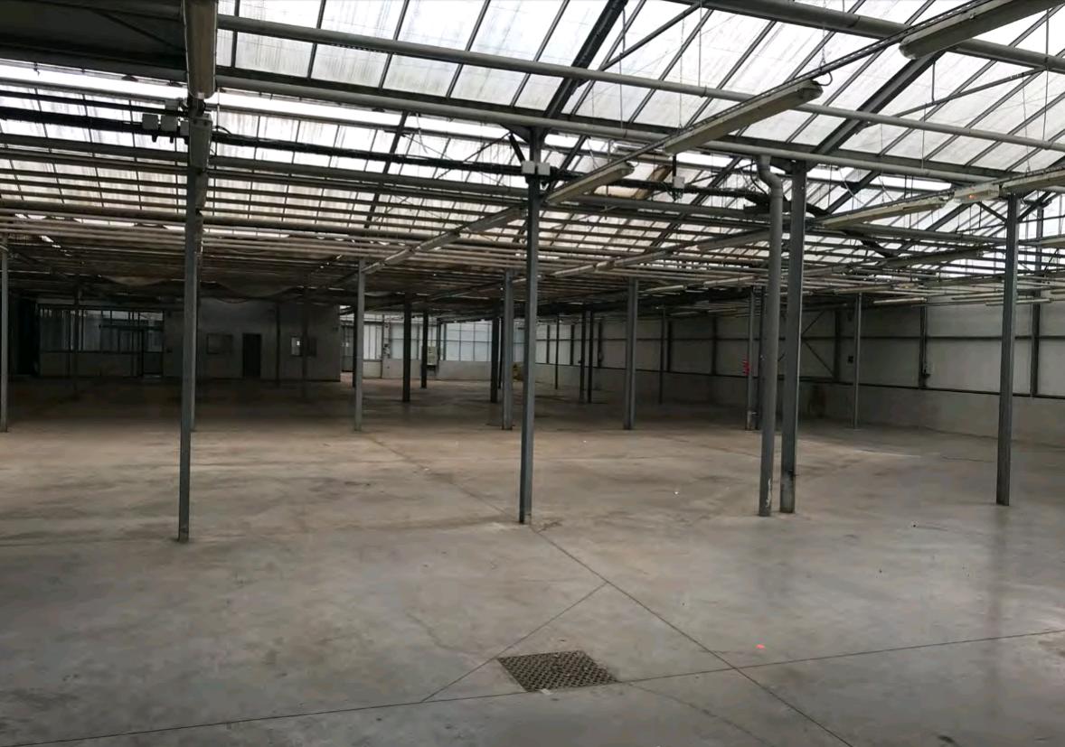 5PontsLEV's tweet photo. 1er atelier avec La SAUGE, futur gestionnaire de la ferme urbaine des 5Ponts, pour 5 personnes accueillies par l'association Les Eaux Vives ! Au programme : ateliers semis et construction d’un composteur en palettes @emmaus_france @nantesfr @5PontsLEV #sdf #inclusion #ferme https://t.co/B6MFW36NMT