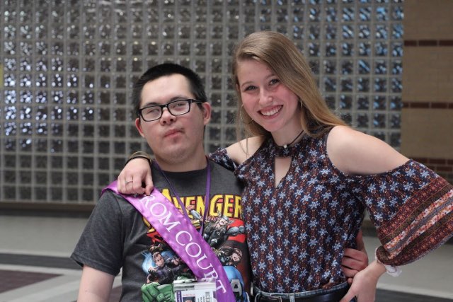 rdz_caskey's tweet photo. Josue Barrios for PROM KING!! https://t.co/ax6xwNvc3D