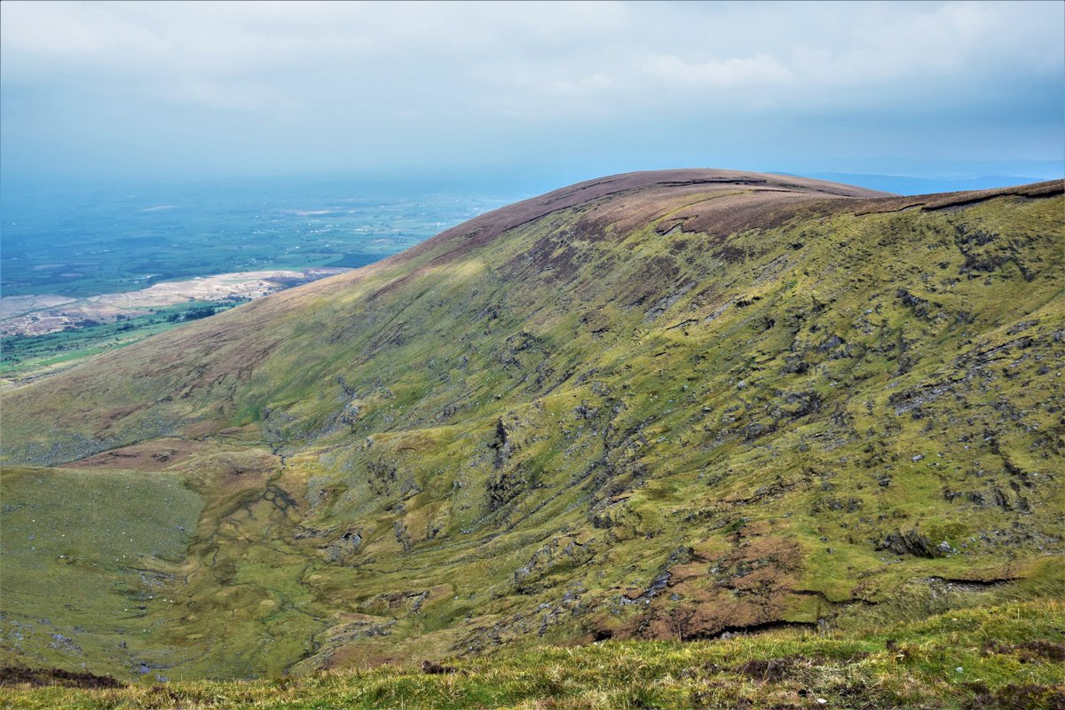 LonePeakbagger's tweet photo. The Paps-Caherbarnagh loop walk, +25km, total height gain +1430m, 9 summits, 7. April 2019.
#thepaps #caherbarnagh #kerry #countykerry #ireland #hillwalking #peakbagging #hillbagging https://t.co/im1nra2vQF