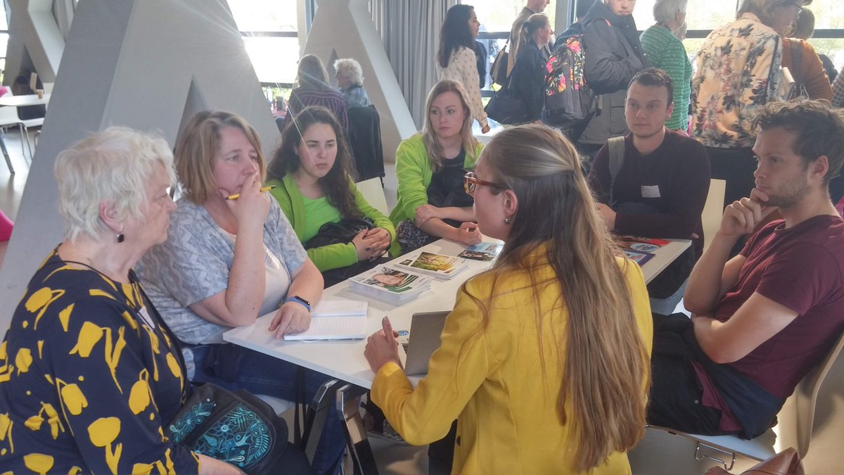 Een boeiend actualiteitencollege van ons <a href="/kpsdnh/">Kennisplatform SDNH</a> afgelopen maandag bij @InhAlkmaar : "Van e-health naar e-social. Word warm van e-health". Demonstraties, discussies en hersenkrakers over de toekomst van de e-healthmogelijkheden in de welzijnssector.