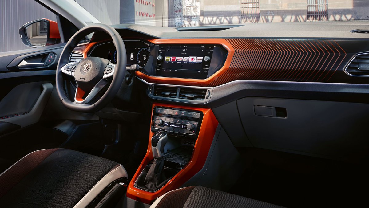 VW_es's tweet photo. A veces, la respuesta está en el interior. Y la iluminación ambiental, también 😏 https://t.co/cf25UCLBHv #VWTCross #Volkswagen #VW https://t.co/AB8iS0S277
