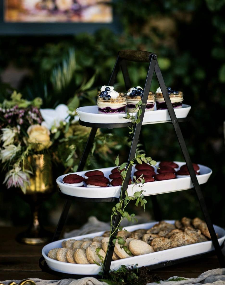 aJWEvent's tweet photo. Bright and beautiful deserts for a spring time wedding. 
JAGstudios Forks &amp; Fingers https://t.co/souuhIV29J